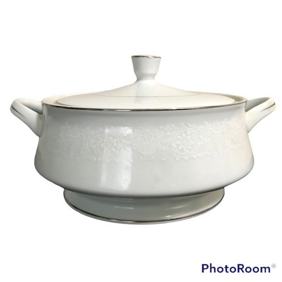 Crown Victoria Fine China Lovelace Covered Casserole Dish Pot | Platinum Trim - Picture 2 of 13